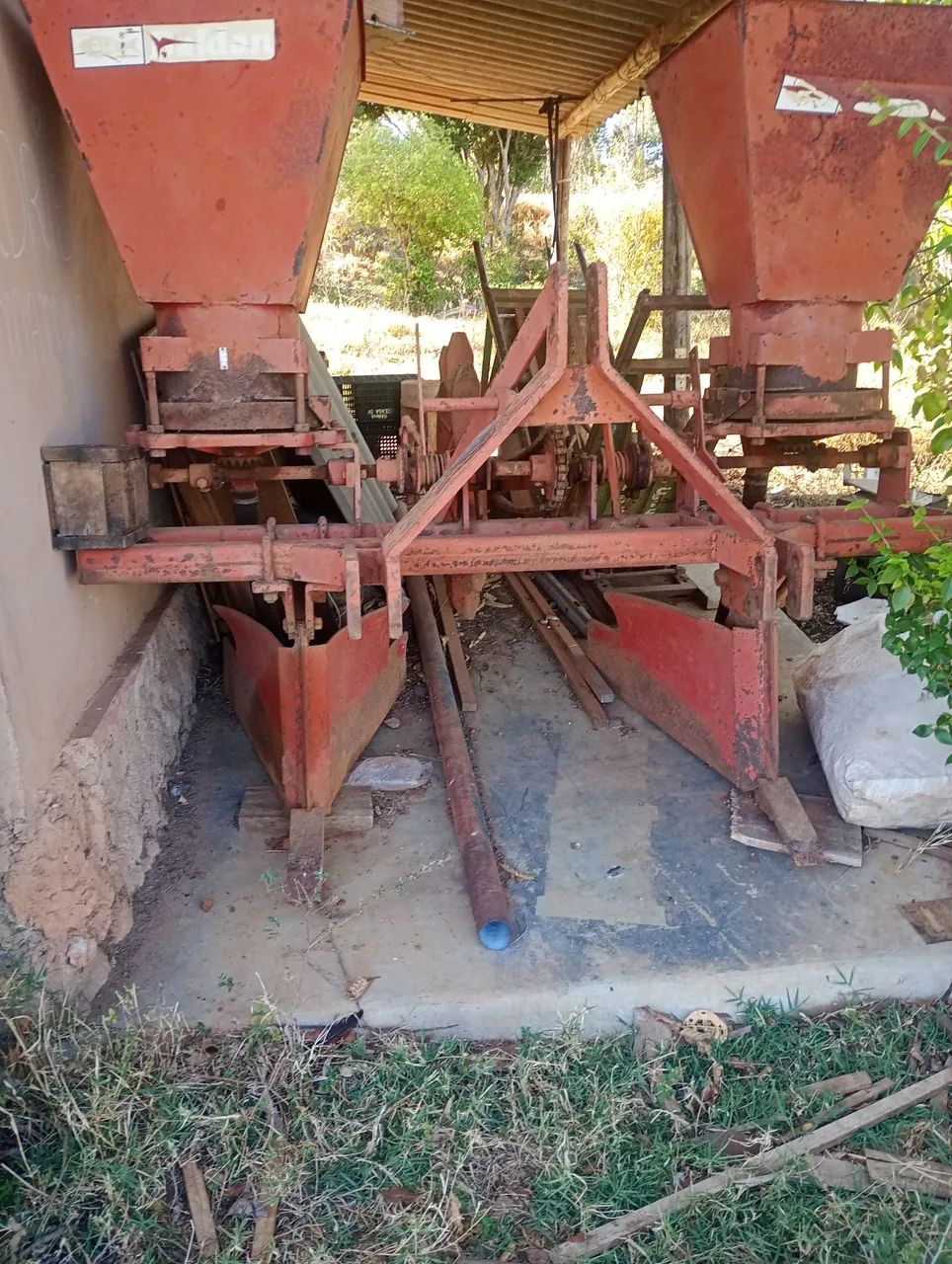 Vende-se tratores e implementos! Preço a combinar!  - Foto 5