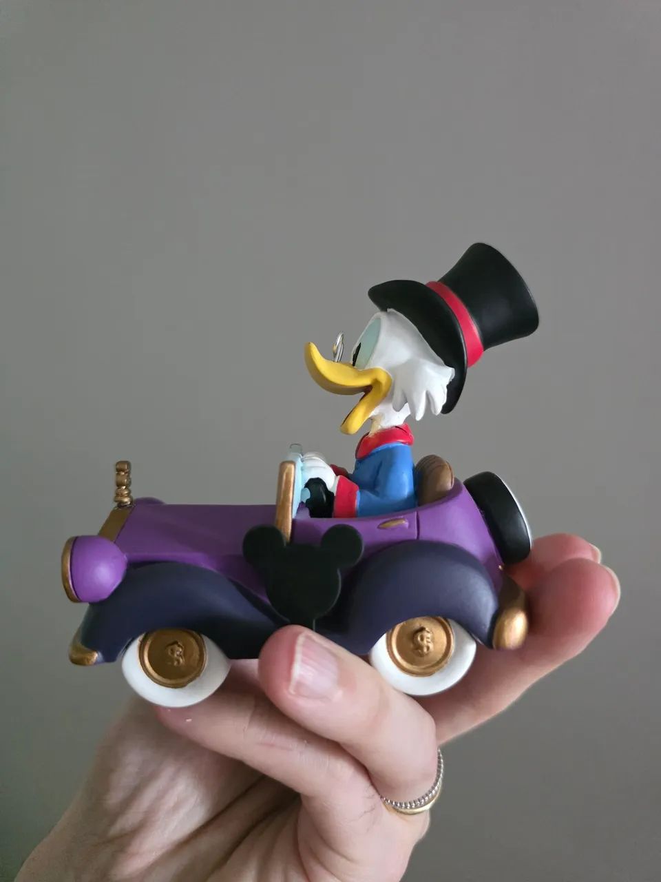 Estátua Tio Patinhas Enesco Disney - Foto 3