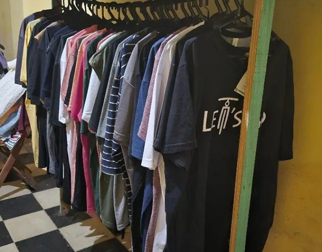  ROUPAS PRA BRECHÓ LOTES COM 155 PEÇAS  - Foto 3