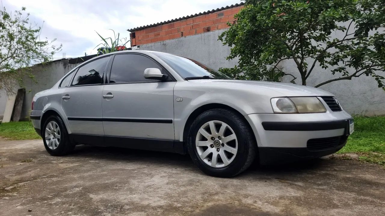Volkswagen Passat 1.8 Mec. 2000