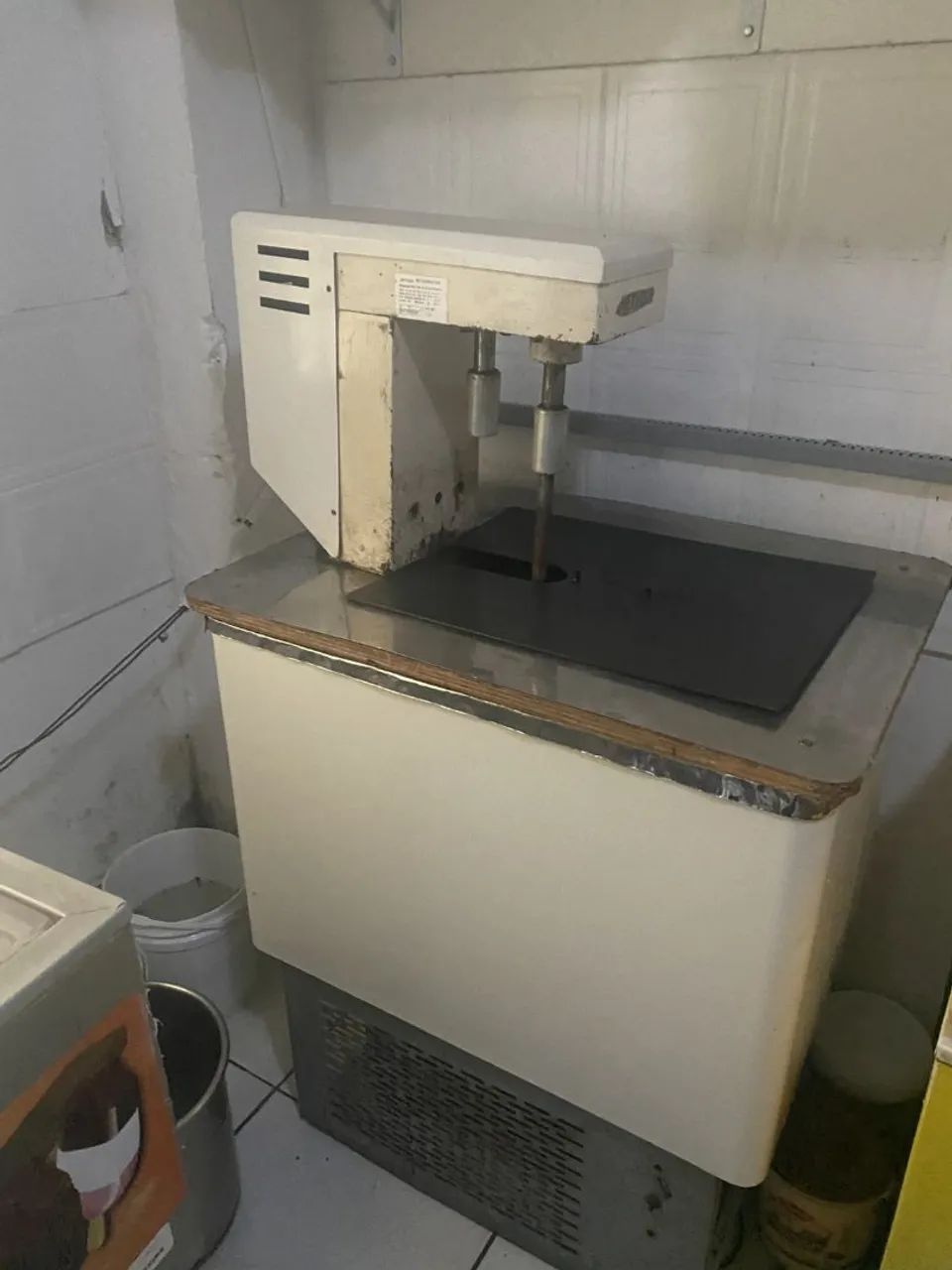 Maquina de sorvete e picolé 