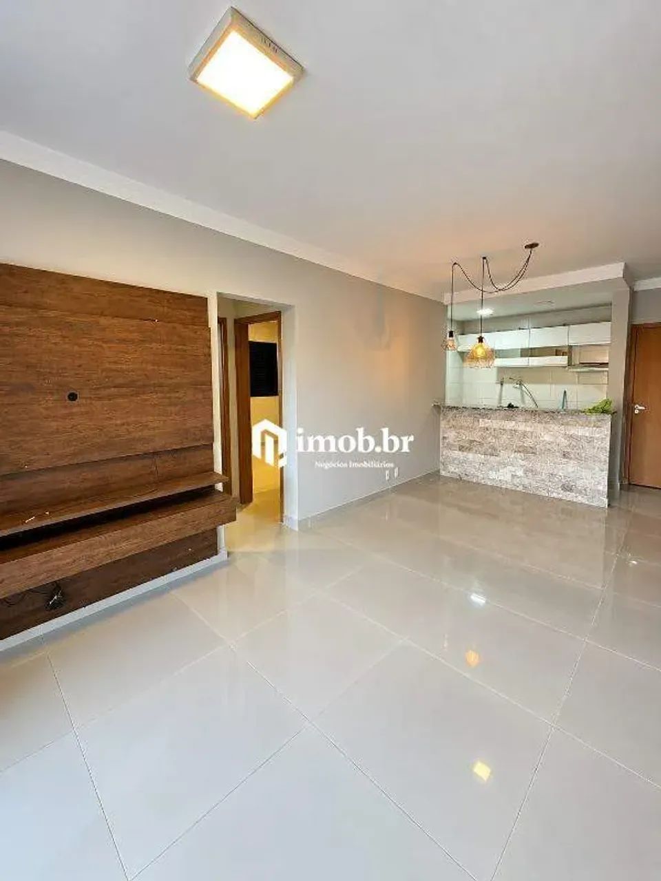 Apartamento com 2 Quartos (1 Suíte)  Varanda e Churrasqueira - Foto 2