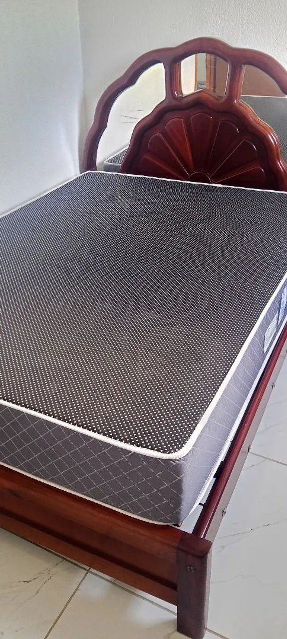 Cama da casal com colchão 