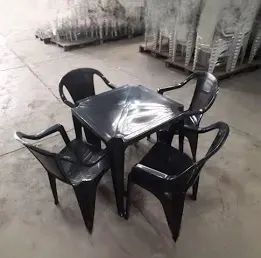 Conjunto poltrona é mesa  preta