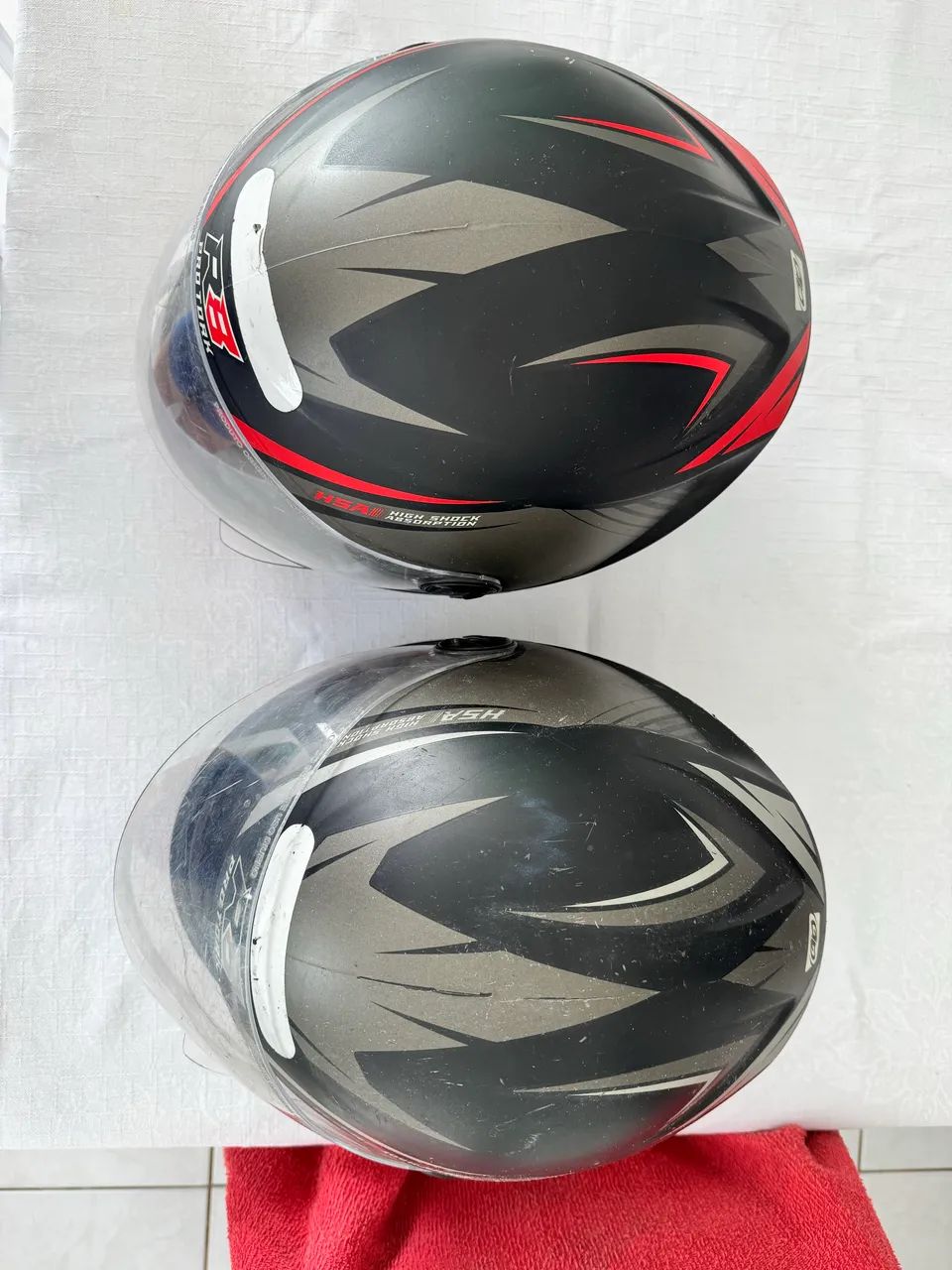 Vendo 2 capacetes RB tamanho 56 