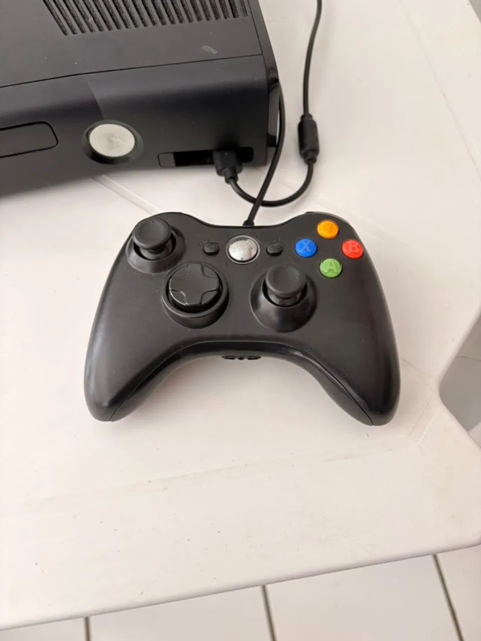Xbox 360 Slim Com Dois Controles - Foto 2