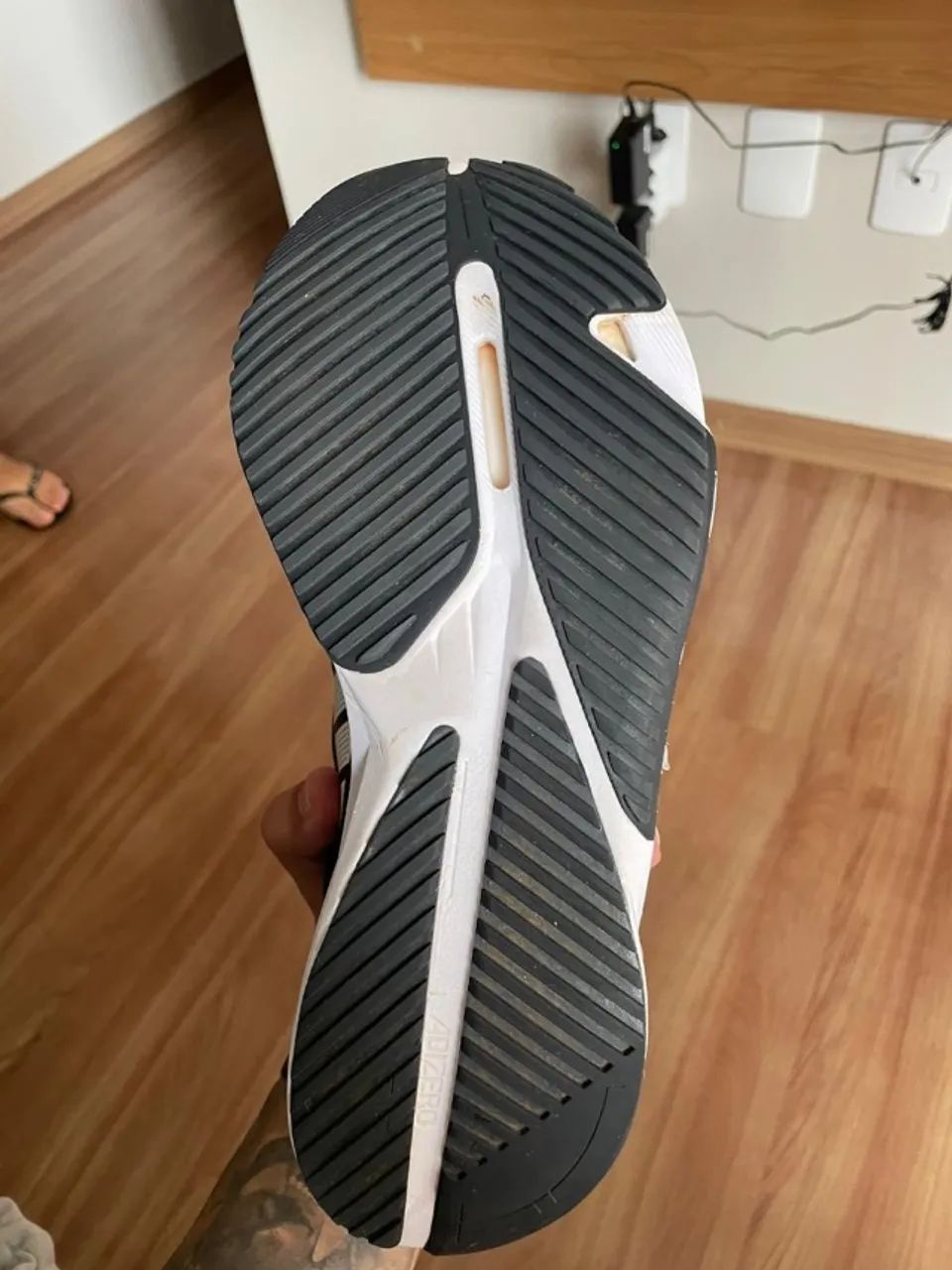 TÊNIS ADIZERO SL - SEMI NOVO  - Foto 4