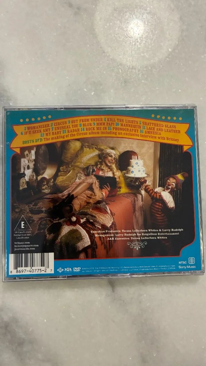 Britney Spears - Circus Deluxe (CD + DVD) europeu com faixa Amnesia - Foto 3