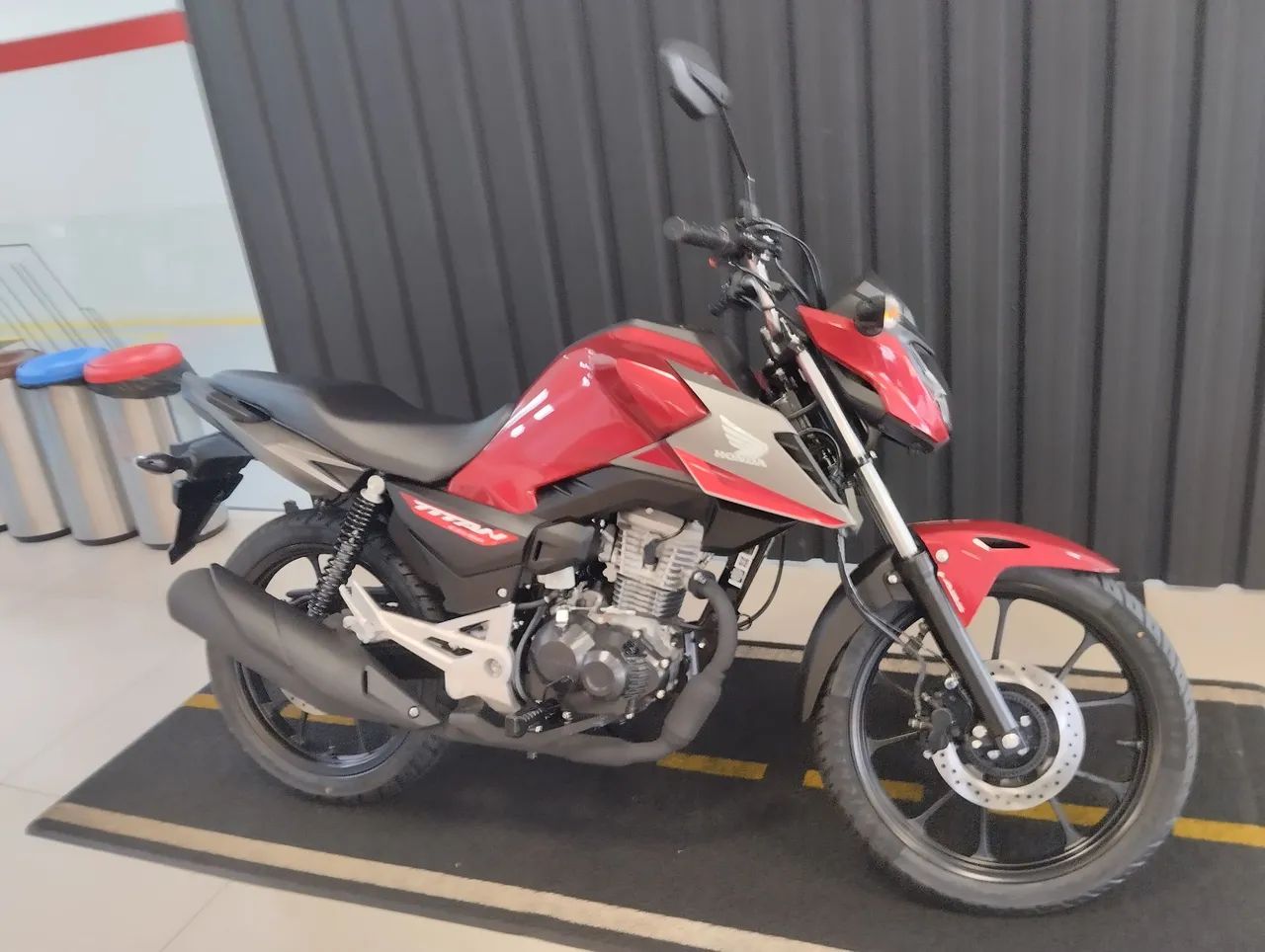 Titan 160