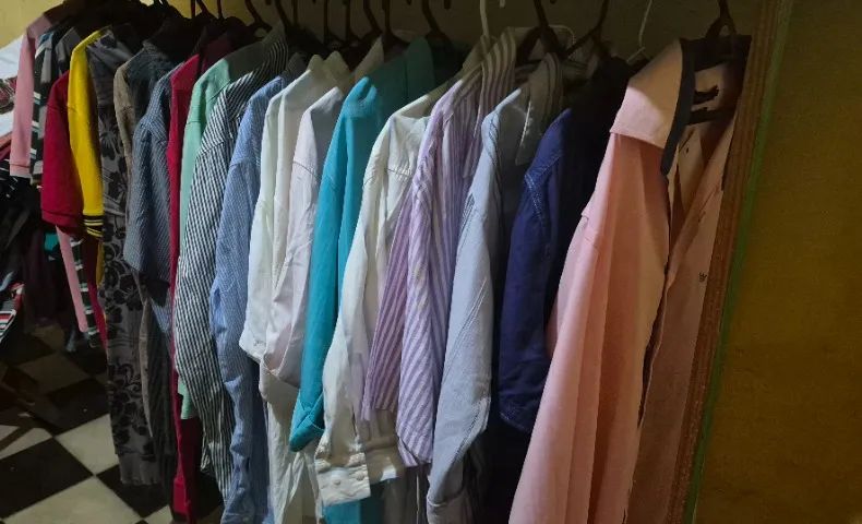  ROUPAS PRA BRECHÓ LOTES COM 155 PEÇAS  - Foto 5