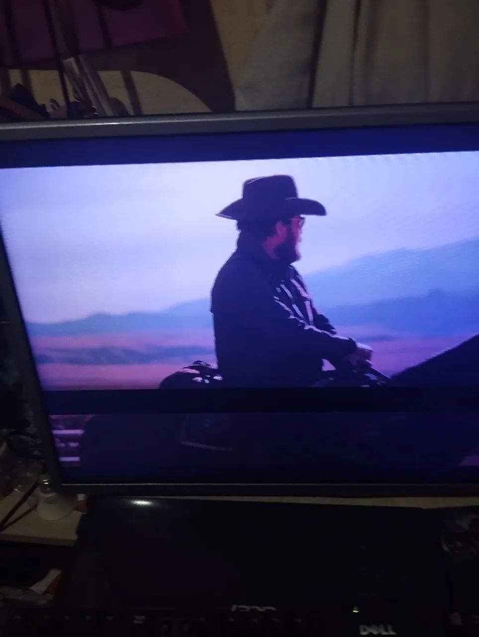 Vendo tv LG LG 32 polegadas com uma listra quebra galho  - Foto 2