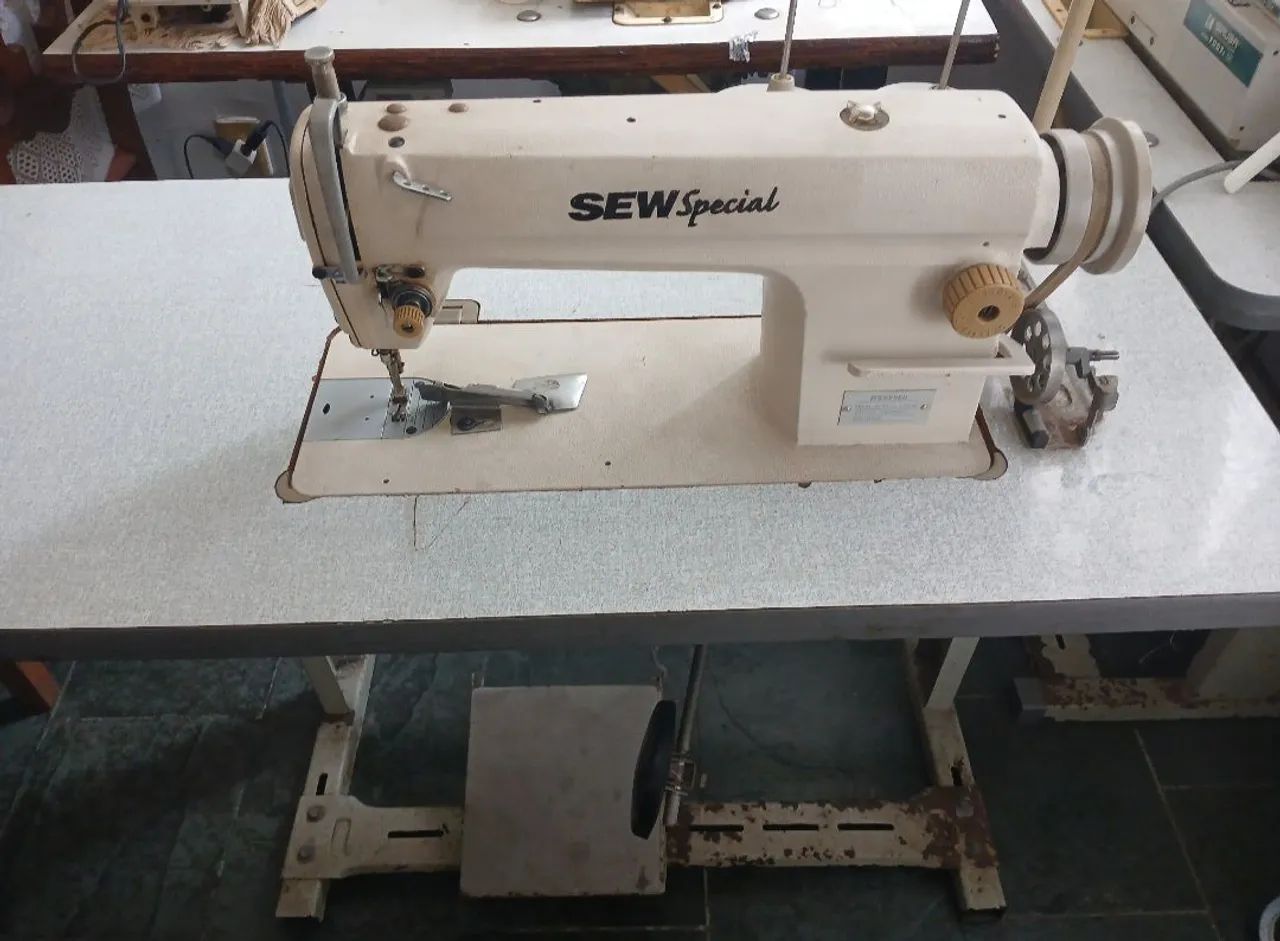 Máquina de costura industrial Reta  - Foto 2