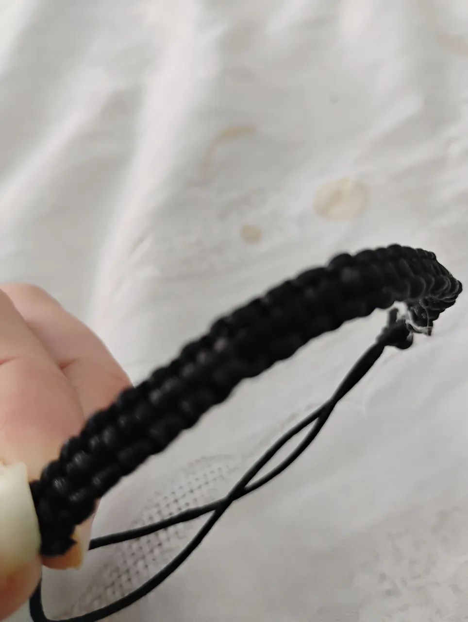 Pulseira trançada preta de fio - Foto 2