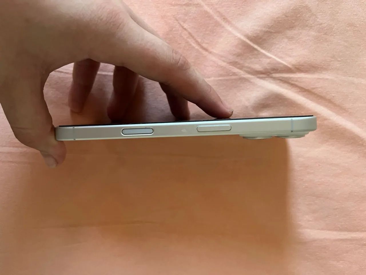Vendo IPHONE 16 branco  - Foto 2