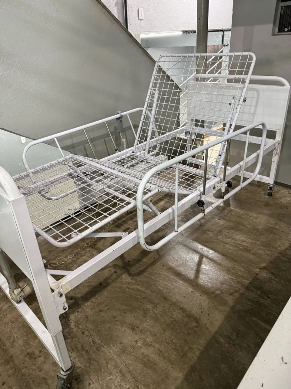 Cama hospitalar motorizada  - Foto 3