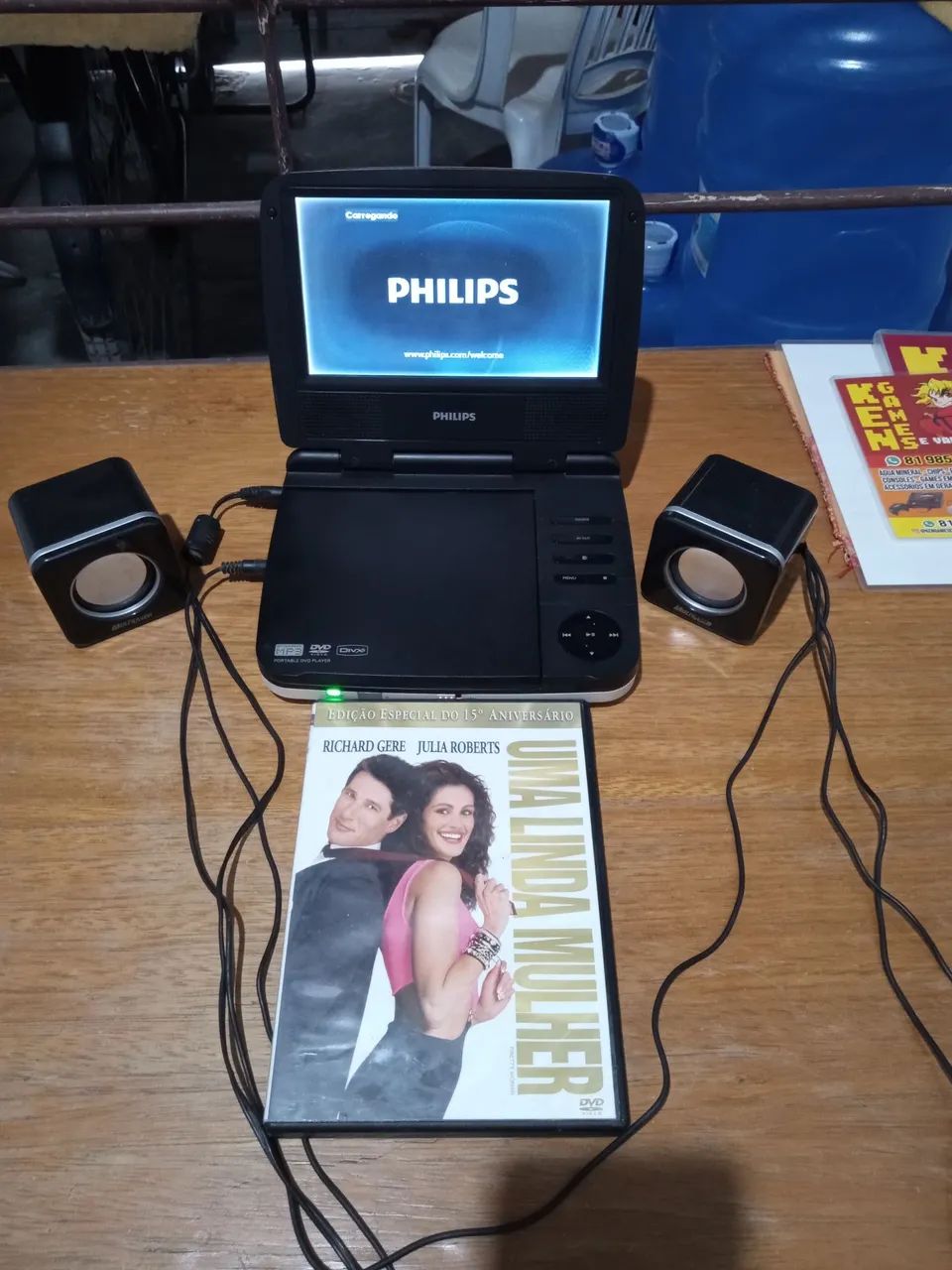 Vendo DVD Player portátil Philips com fonte + filme original ! - Foto 3