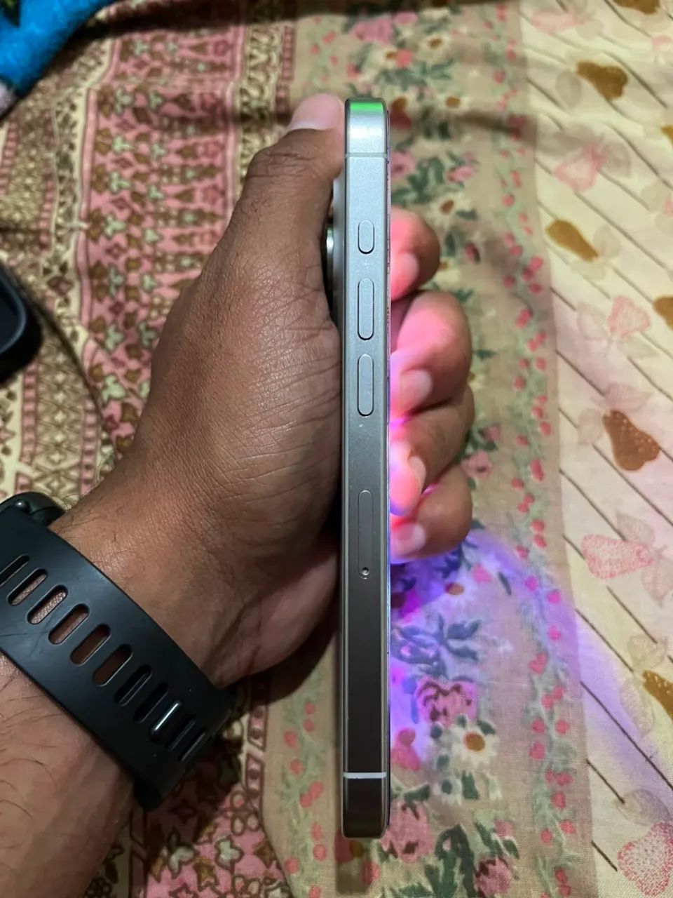 IPHONE 15 Pro - Foto 4