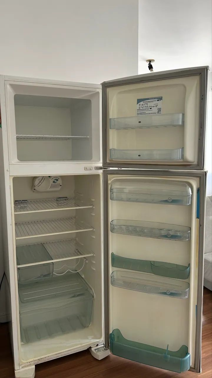 Geladeira Electrolux DC38 360L com Defeito - Foto 2