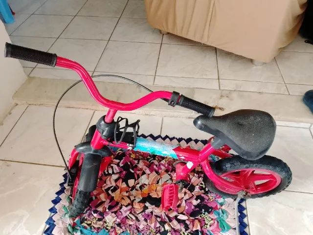 uma bicicleta infantil - Foto 4