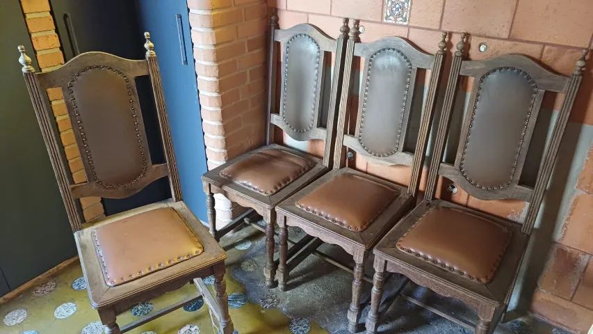 Conjunto de 4 cadeiras em madeira maciça de Sucupira - Foto 2