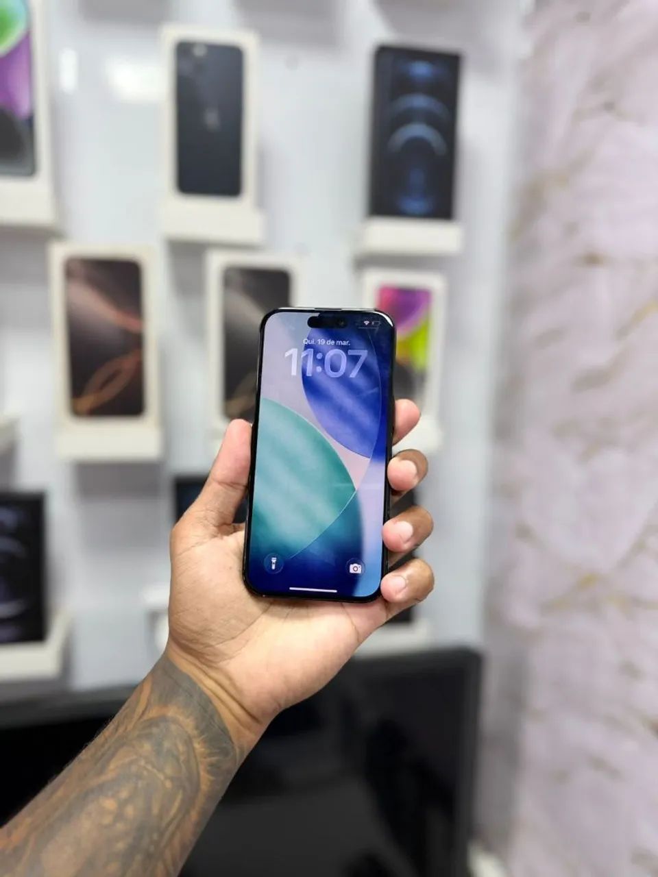 IPHONE 15 128GB MARCAS DE USO<br>R$ 2.899,00 - Foto 5