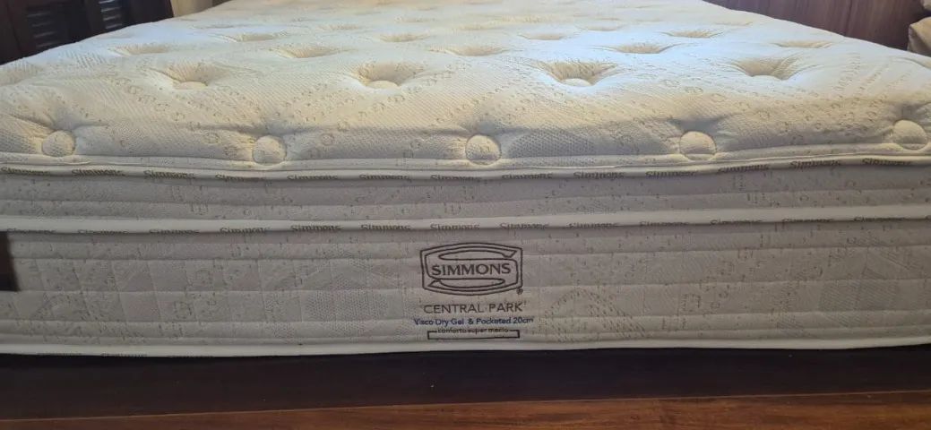 Colchão Queen Size Simmons - modelo Central Park - Foto 2