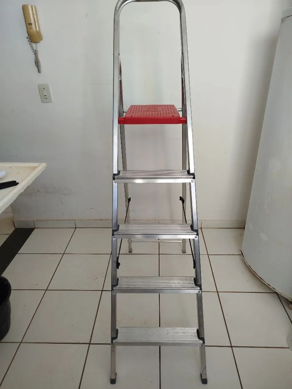 Escada de alumínio 