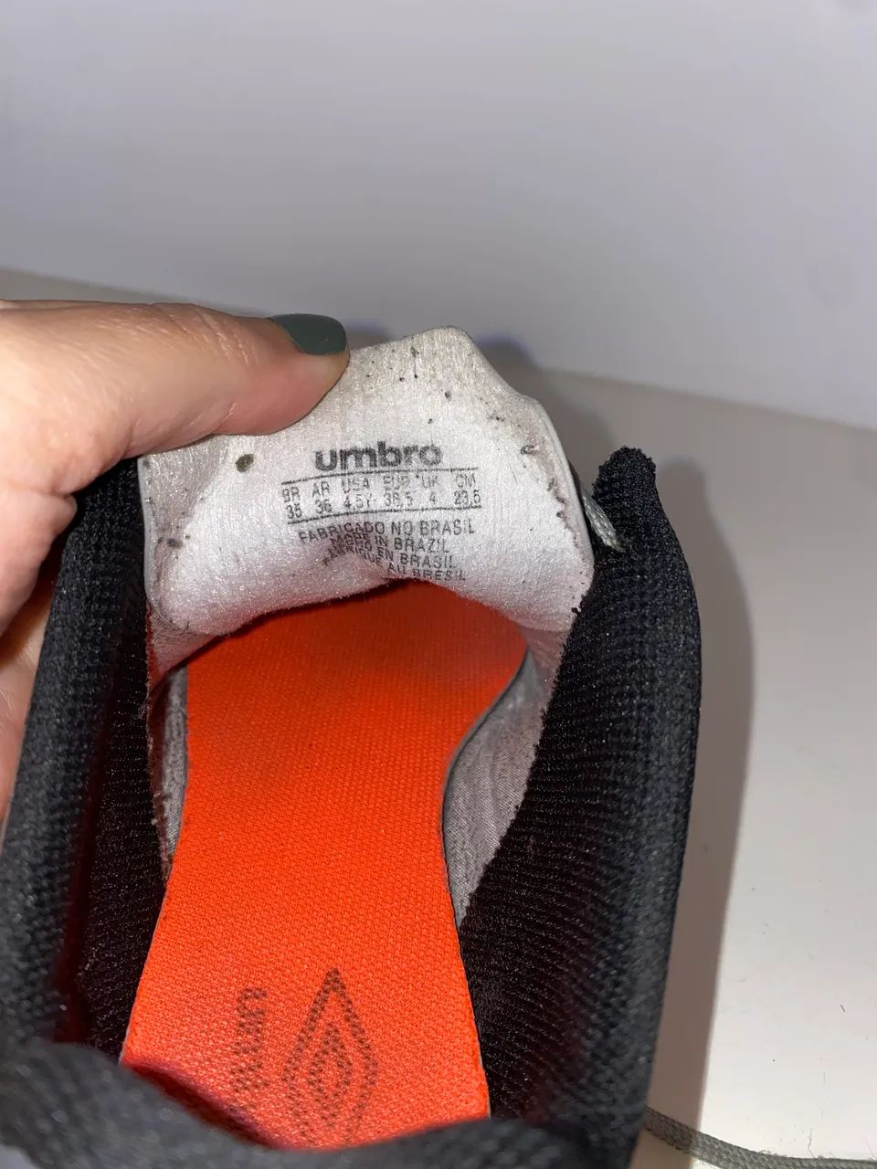 Tênis Futsal Umbro Prisma+ Cinza e Laranja Nº 35 - Ótimo Estado - Foto 2