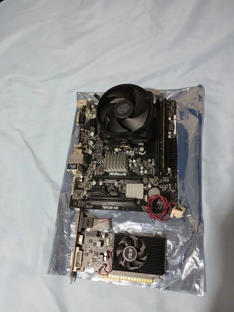 Kit AMD Phenom II X6 (6 Núcleos) + Placa Mãe + 4GB RAM + Placa GT210