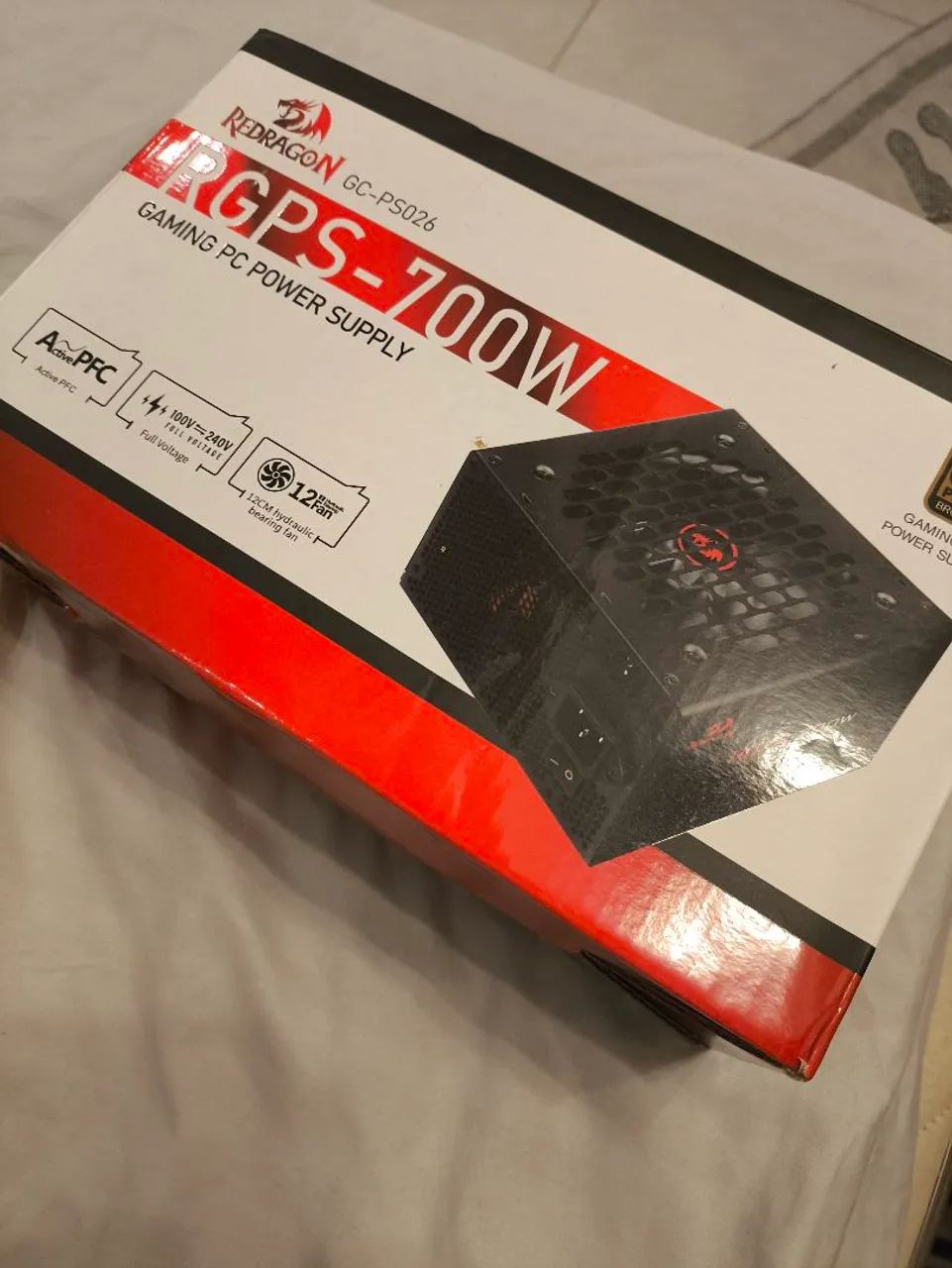 Fonte gamer Redragon 700W 80 plus bronze