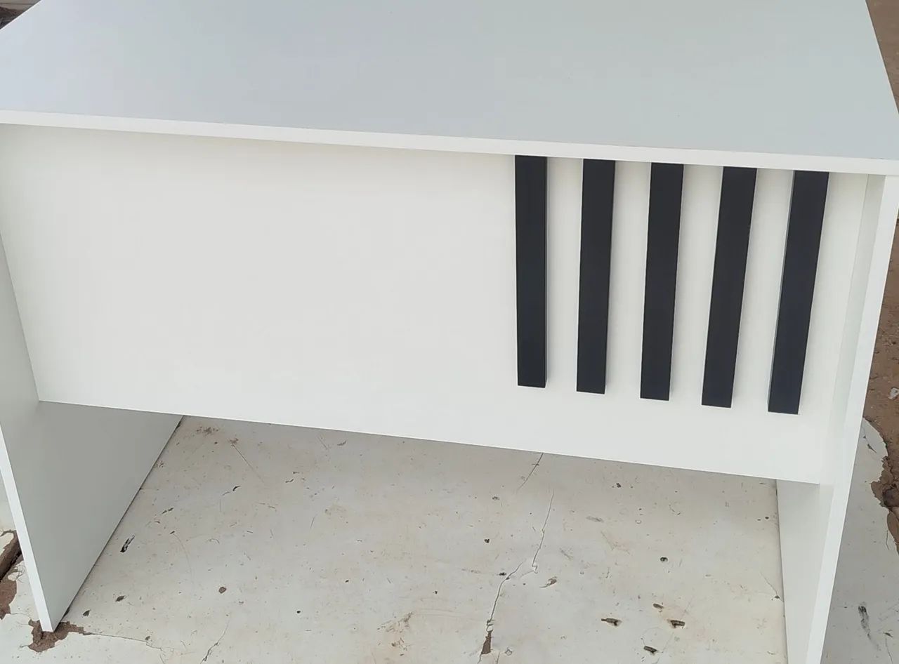 Mesas com detalhes ripado  - Foto 3