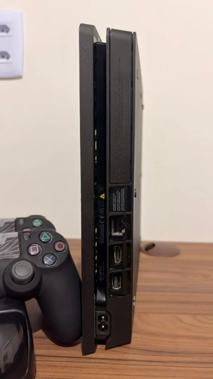 PS4 SLIM - 1TB - 1 CONTROLE - 2 JOGOS - Foto 2