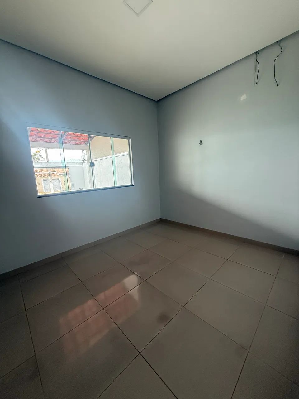 Alugo Casa 3 Quartos Com Placa Solar - Foto 3