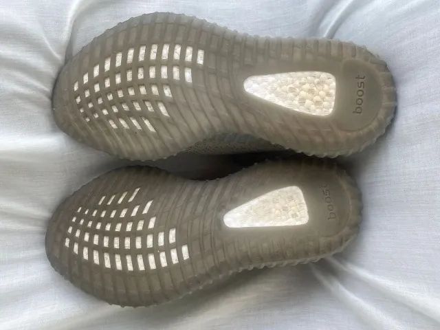 Tenis Yeezy 350 V2 Granite - Foto 5