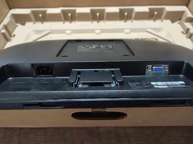 Monitor Dell E1914Hc - Foto 3