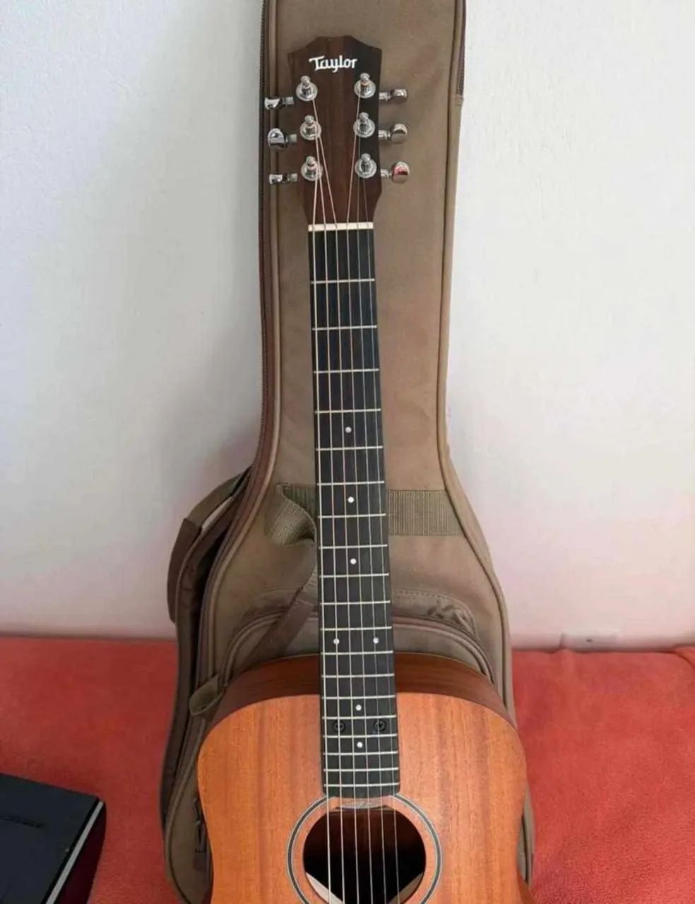 Vendo violão Taylor novo  - Foto 2