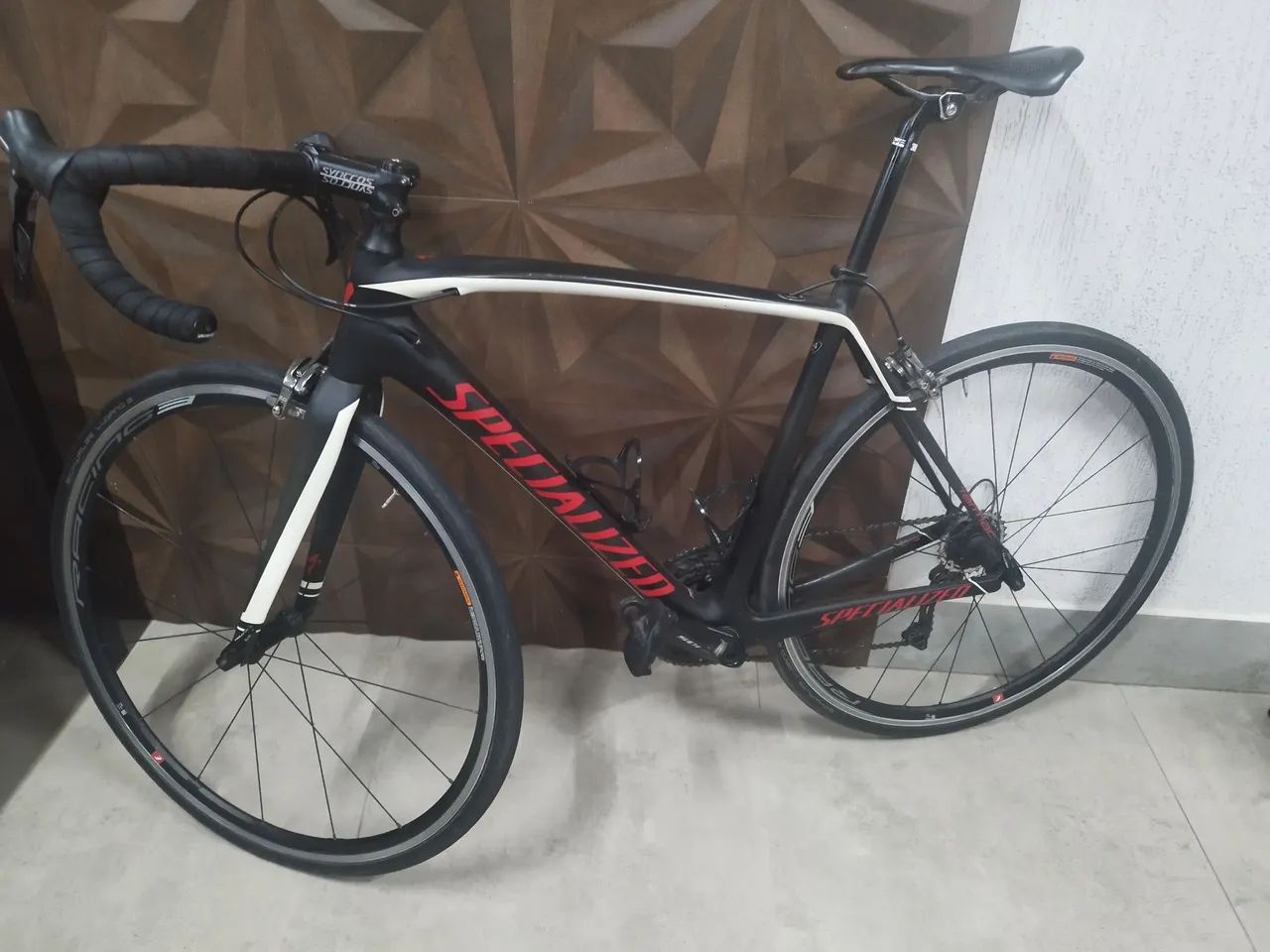 Bike Speed Specialized Tarnac em Carbono