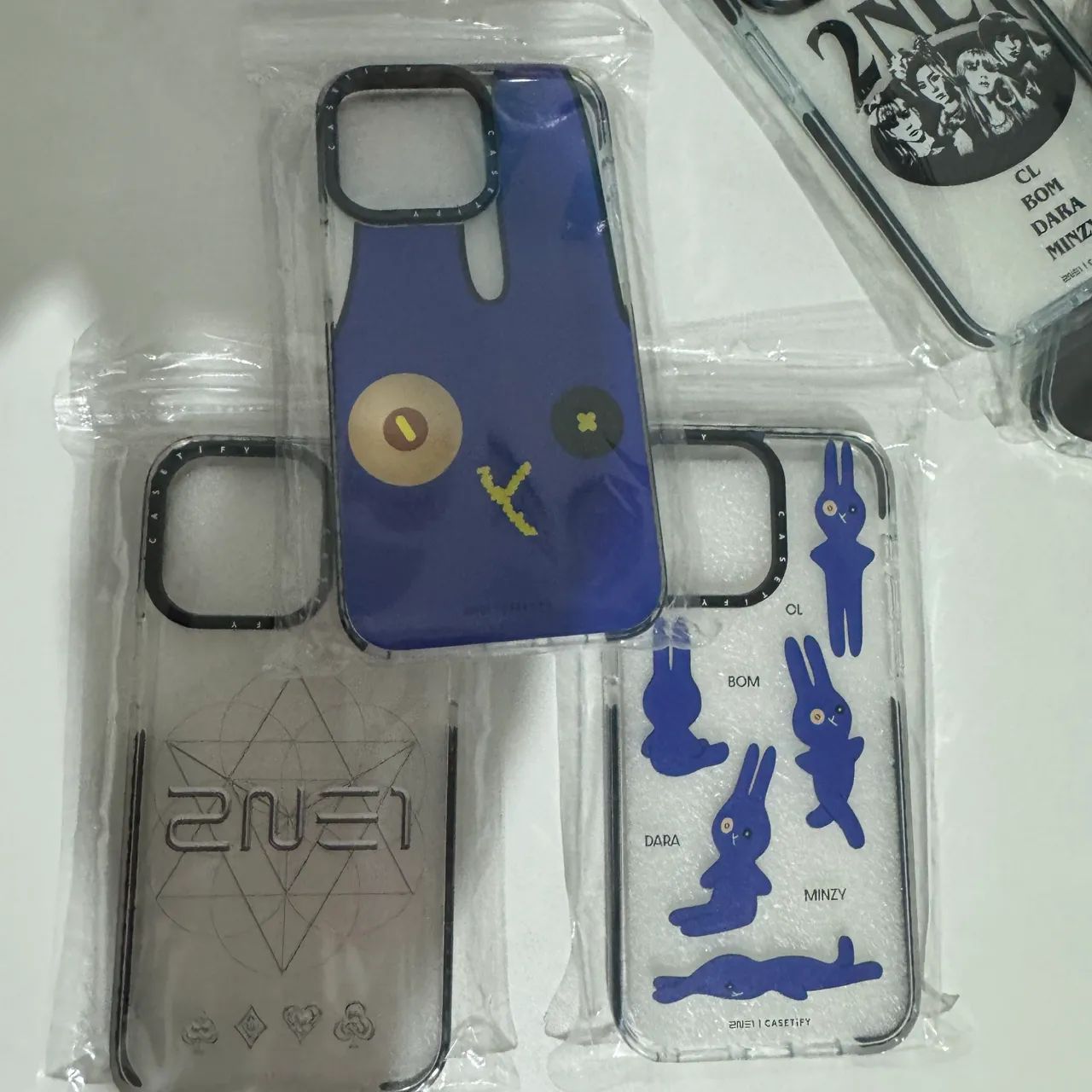 Set 6 Capinhas 2NE1 x CASETIFY para iPhone 15 PRO MAX Kpop K-Pop K Pop - Foto 3