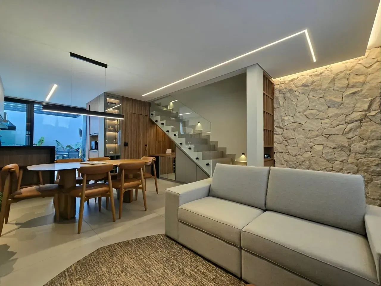Casa nova a venda com 03 quartos 167 m² em condomínio Bairro Centro em Vinhedo