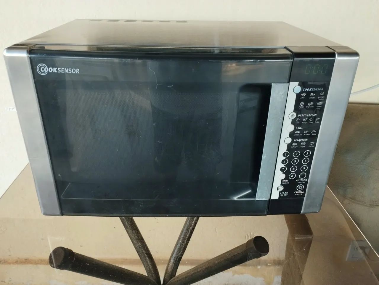 Microondas Electrolux Cooksensor com grill 28 litros 