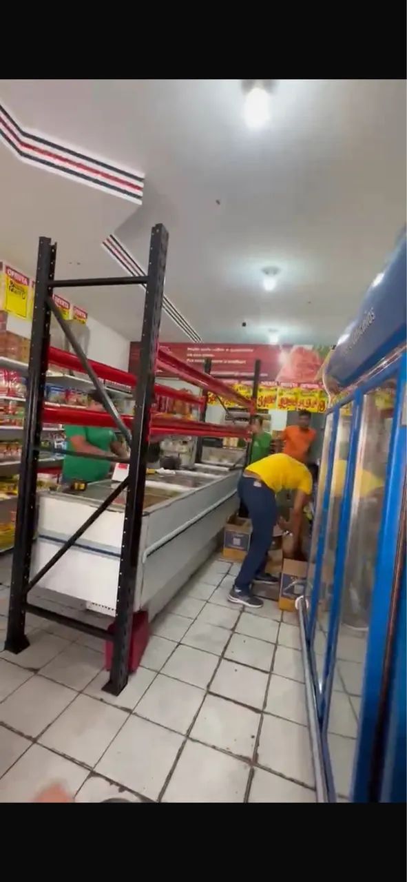 Vendo prateleira 