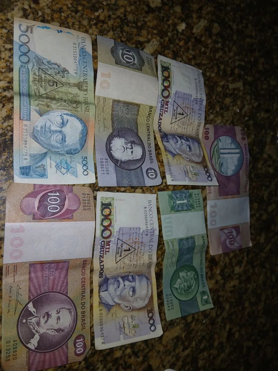 Notas de dinheiro antigas 