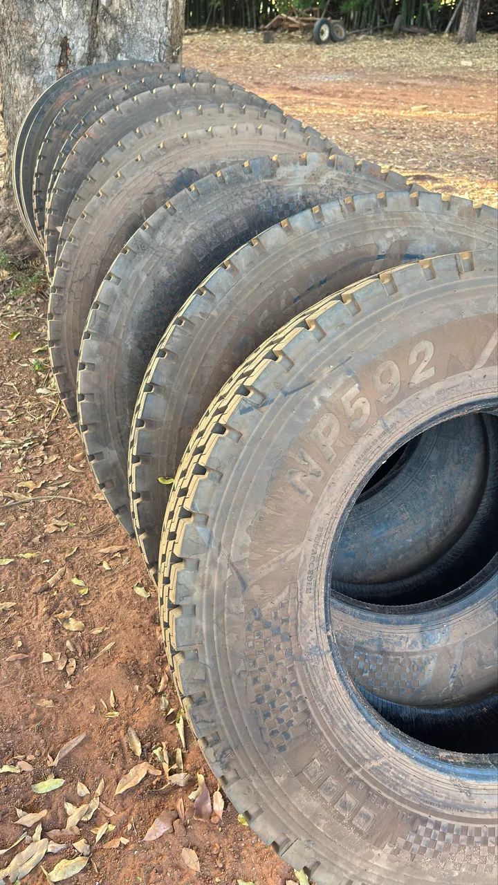 Pneu caminhao 295/80R225