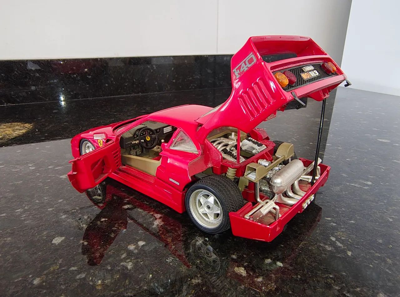 Ferrari F40 Burago 1/18 - Foto 4