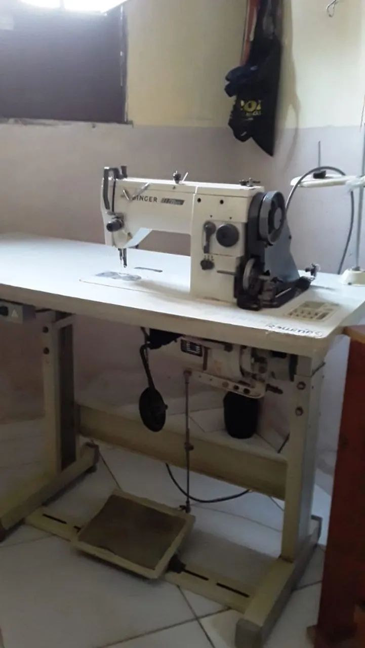 Máquina de Costura Semi Industrial Singer 20u73 - Foto 3