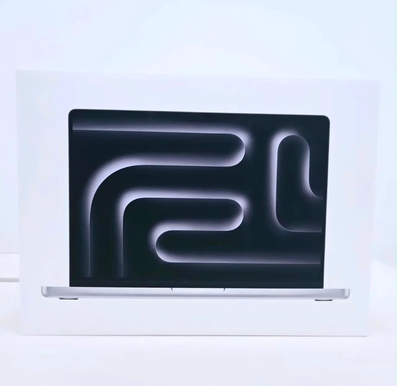 MACBOOK PRO 16-INCH M5