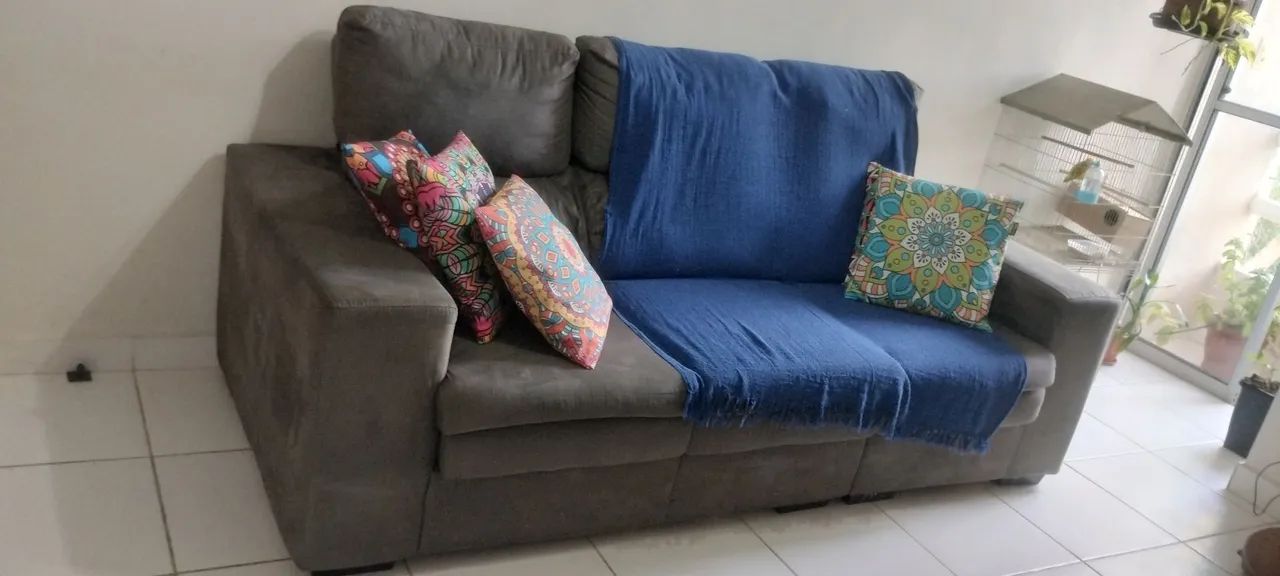 Sofá cama de três lugares retrátil e reclinável 