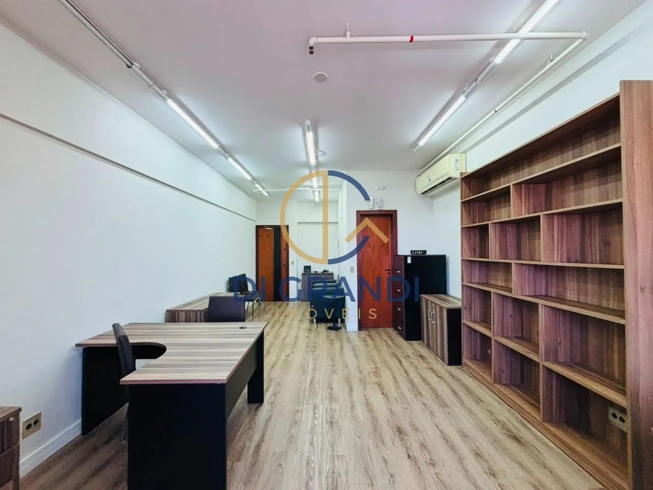 Sala Comercial de 35m² com 1 vaga de garagem no Centro de Campinas-SP: A oportunidade que 