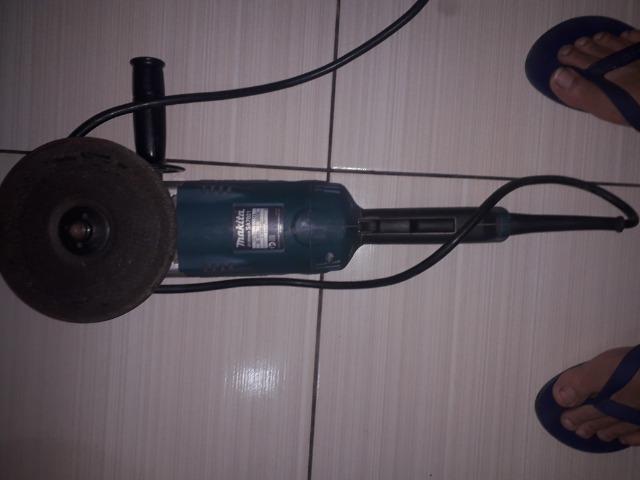 Lixadeira Angular Makita SA7021