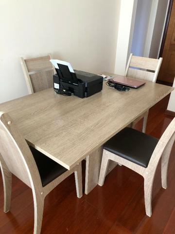 Mesa de Jantar com 4 Cadeiras Novíssima